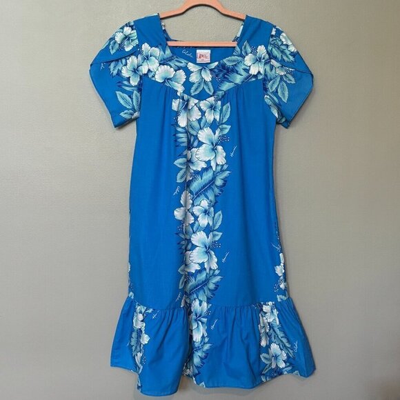 Vintage 1980s Hawaiian print dress. Gorgeous pastel blue with white hibiscus - Picture 5 of 10